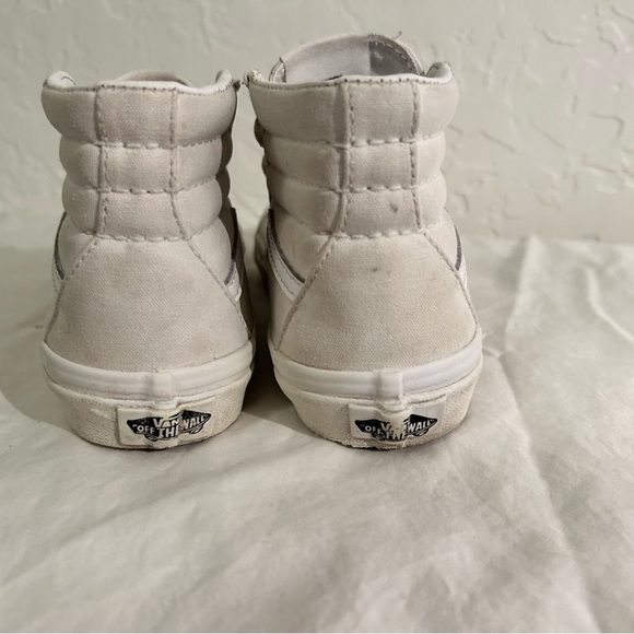 Vans Sk8- Hi kids shoes. Size 2.5. Barely worn. Needs cleaned otherwise perfect - Picture 6 of 9